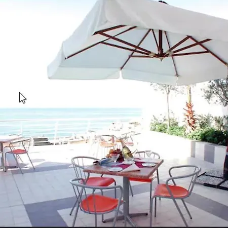 Admeto Hotel 4*